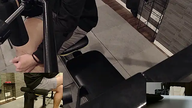 Snapshot of Stretch-man chatting on 12/03/25, 05:22 Stretch-man online show from 12/03/25, 05:22