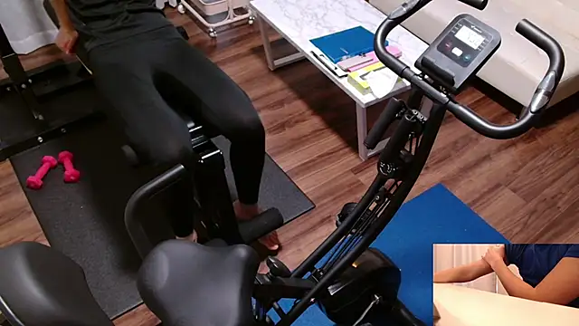 Snapshot of Stretch-man chatting on 03/03/26, 04:29 Stretch-man online show from 03/03/26, 04:29