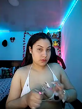 esmeralda jadees online show from 04/18/26, 08:09