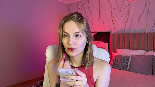 Snapshot of _Vikky_Moon_ chatting on 10/04/25, 12:41  Vikky Moon  online show from 10/04/25, 12:41