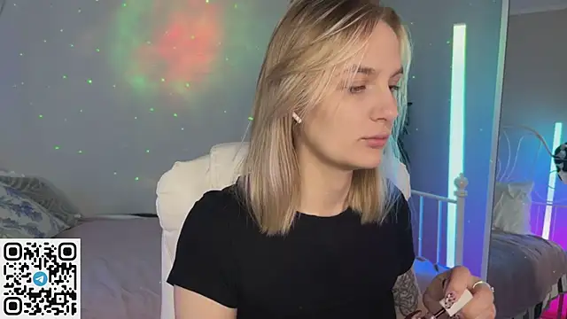 Snapshot of _Vikky_Moon_ chatting on 06/21/26, 12:46 Vikky Moon online show from 06/21/26, 12:46