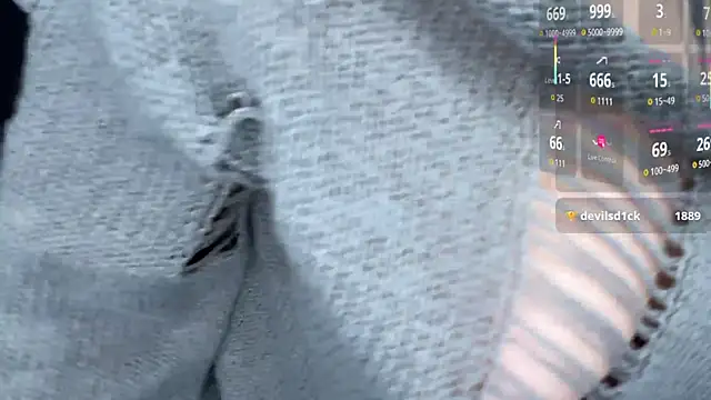 Snapshot of yourvodka chatting on 10/22/25, 11:54 yourvodka online show from 10/22/25, 11:54