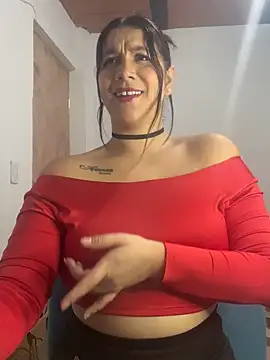 Snapshot of roldanmary chatting on 09/23/25, 04:15 roldanmary online show from 09/23/25, 04:15