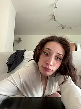 Snapshot of laprincesa2punto0 chatting on 03/17/25, 02:56 laprincesa2punto0 online show from 03/17/25, 02:56