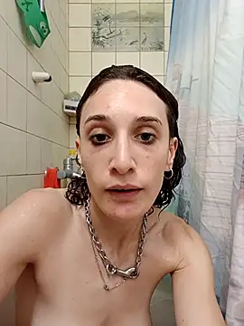 Snapshot of laprincesa2punto0 chatting on 04/26/26, 02:26 laprincesa2punto0 online show from 04/26/26, 02:26
