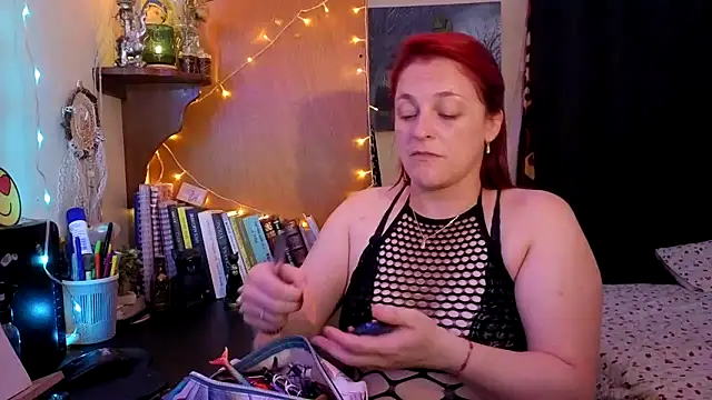 Snapshot of ValkaBlue chatting on 09/13/25, 04:01 ValkaBlue online show from 09/13/25, 04:01