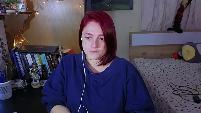 Snapshot of ValkaBlue chatting on 10/11/25, 02:44 ValkaBlue online show from 10/11/25, 02:44