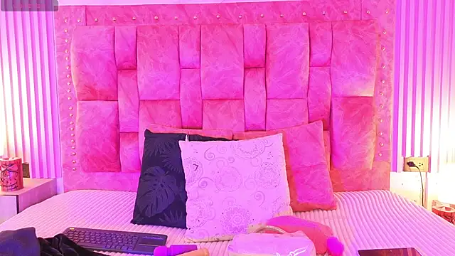 goldilockss15 online show from 10/07/25, 03:14