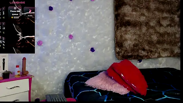 bella warzon online show from 04/08/26, 08:53