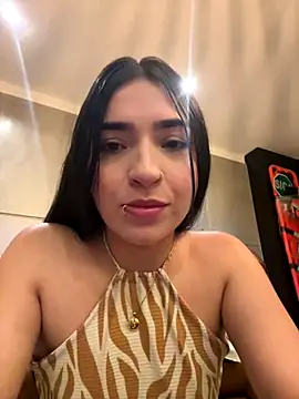 Snapshot of Emma__1 chatting on 10/22/25, 04:24 Emma  1 online show from 10/22/25, 04:24