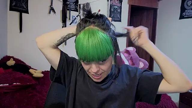 freyaa sorcerees online show from 12/02/25, 03:40