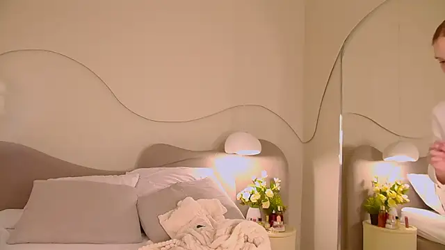 MiraBliss online show from 10/05/25, 10:07