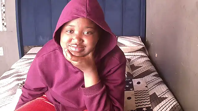 Snapshot of SexyShybarbie chatting on 06/03/26, 06:49 SexyShybarbie online show from 06/03/26, 06:49