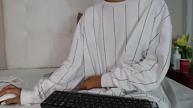 willow smitt online show from 01/10/26, 12:07