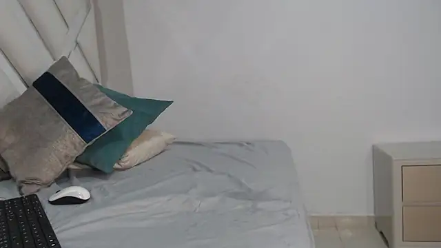 willow smitt online show from 03/28/26, 01:22