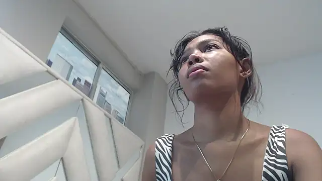 willow smitt online show from 04/05/26, 03:31