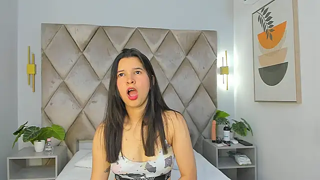 lucianasmith  online show from 03/21/25, 12:39