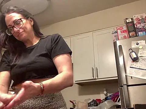 Snapshot of KittyKat_LoLo chatting on 11/16/25, 07:25 KittyKat LoLo online show from 11/16/25, 07:25