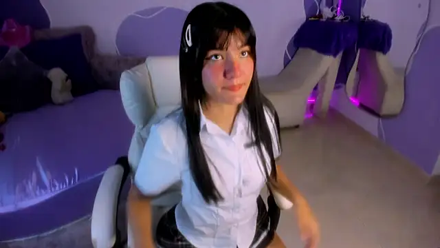 auroracute02 online show from 10/27/25, 01:04