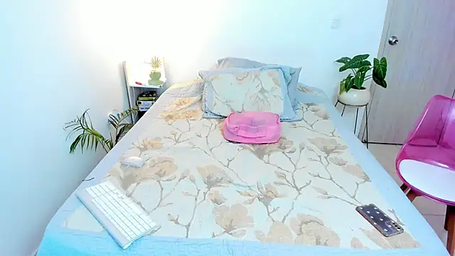 roxy hell online show from 02/20/26, 08:31