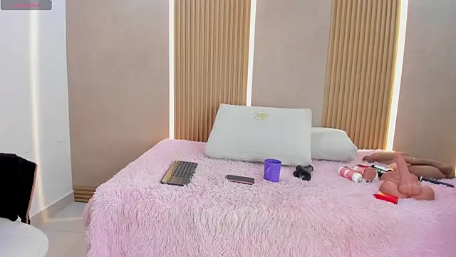 Snapshot of stephany_summer chatting on 05/01/26, 08:24 stephany summer online show from 05/01/26, 08:24