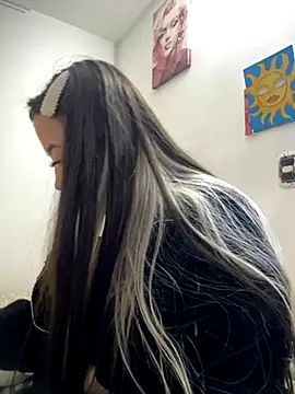 VictoriaGerard Pink online show from 10/23/25, 02:22