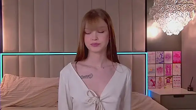 BellaSecrett online show from 03/13/25, 02:33