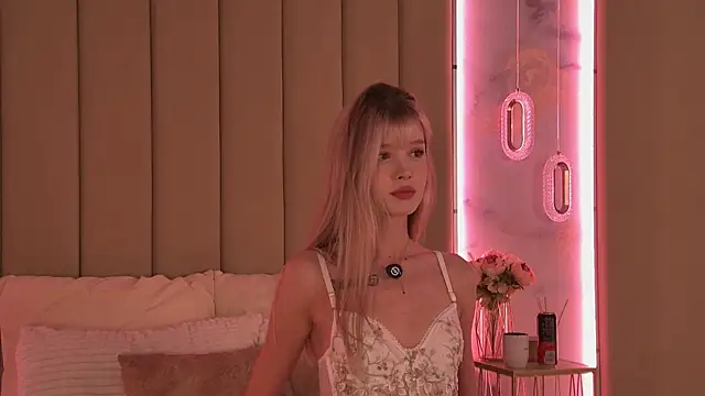 BellaSecrett online show from 09/14/25, 02:38