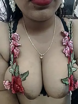 Snapshot of priya_00143 chatting on 07/03/26, 04:35 priya 00143 online show from 07/03/26, 04:35