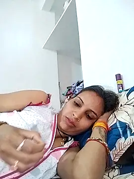 Hotty-Nidhi online show from 03/11/25, 10:18