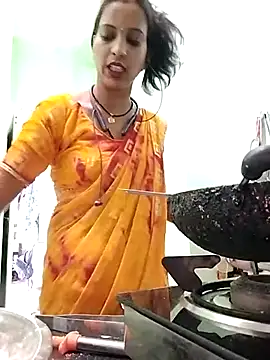 Hotty-Nidhi online show from 03/17/25, 09:01