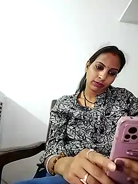 Hotty-Nidhi online show from 03/17/25, 02:12
