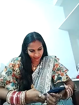 Hotty-Nidhi online show from 03/19/25, 09:28