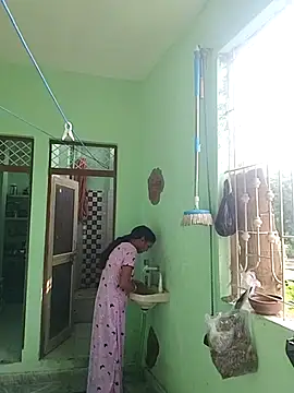 Hotty-Nidhi online show from 09/18/25, 03:41