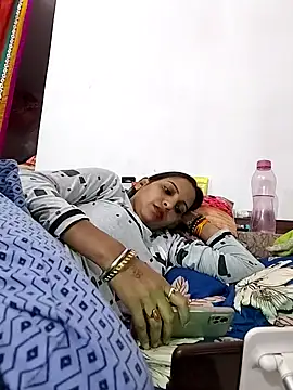 Hotty-Nidhi online show from 12/20/25, 04:14