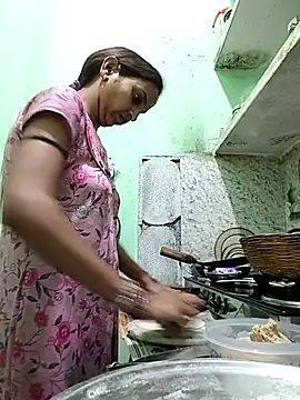 Hotty-Nidhi online show from 02/23/26, 04:37