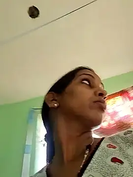 Hotty-Nidhi online show from 03/03/26, 03:12