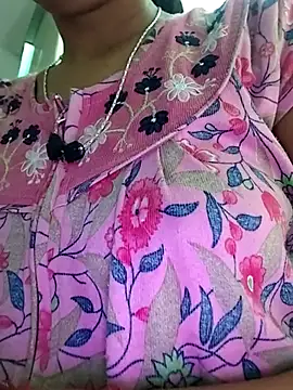 Hotty-Nidhi online show from 03/04/26, 03:01