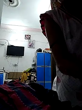 Hotty-Nidhi online show from 03/13/26, 10:22