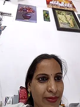 Hotty-Nidhi online show from 06/20/26, 03:48
