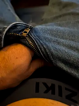 A DV78 online show from 04/23/26, 07:05