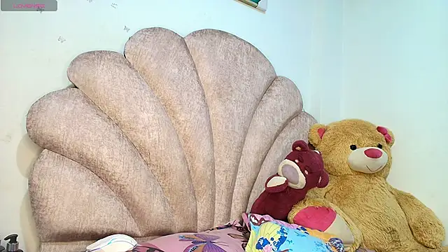 charlotte walker1 online show from 03/24/26, 12:04