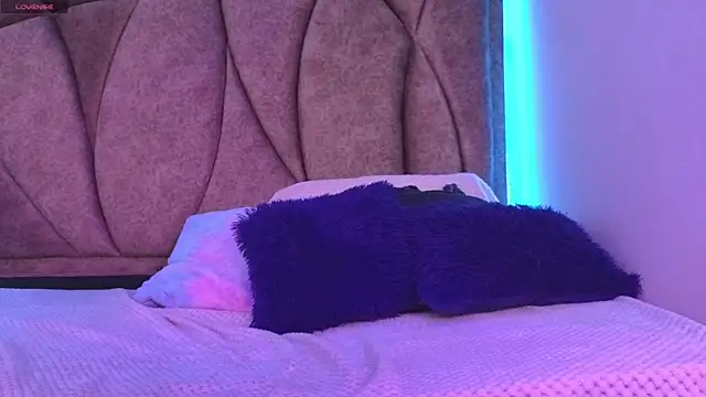 Kanela miller  online show from 04/19/26, 11:42