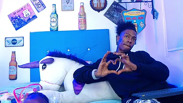 lili roussi online show from 03/24/26, 08:03