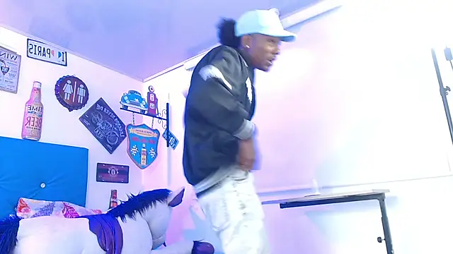 lili roussi online show from 03/26/26, 06:57