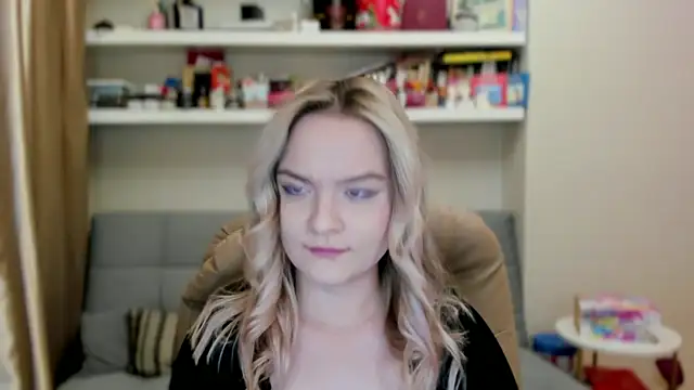 Snapshot of Kara_Smith_ chatting on 06/19/26, 11:08 Kara Smith online show from 06/19/26, 11:08