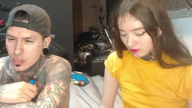 Snapshot of Alucard-Carmila chatting on 03/21/25, 04:39 Alucard-Carmila online show from 03/21/25, 04:39