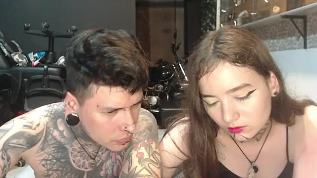 Snapshot of Alucard-Carmila chatting on 03/23/25, 03:54 Alucard-Carmila online show from 03/23/25, 03:54