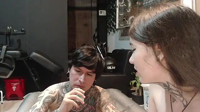 Snapshot of Alucard-Carmila chatting on 09/19/25, 04:25 Alucard-Carmila online show from 09/19/25, 04:25