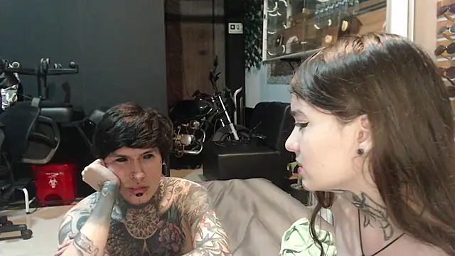 Snapshot of Alucard-Carmila chatting on 09/21/25, 04:58 Alucard-Carmila online show from 09/21/25, 04:58